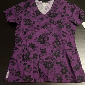 Cherokee scrub top